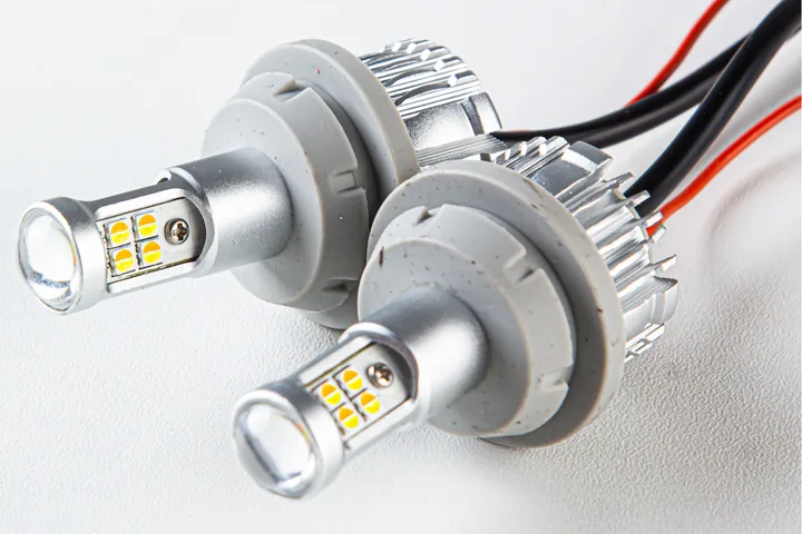 Светодиодные лампы ДХО KRS EVOLUTION BAU15S (1157, PY21W) з поворотом 15SMD 10.8W (WHITE/AMBER) CAN BUS